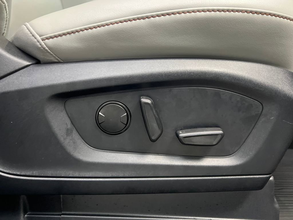 Used 2025 Ford Explorer Active w/ Active Comfort Package image 26