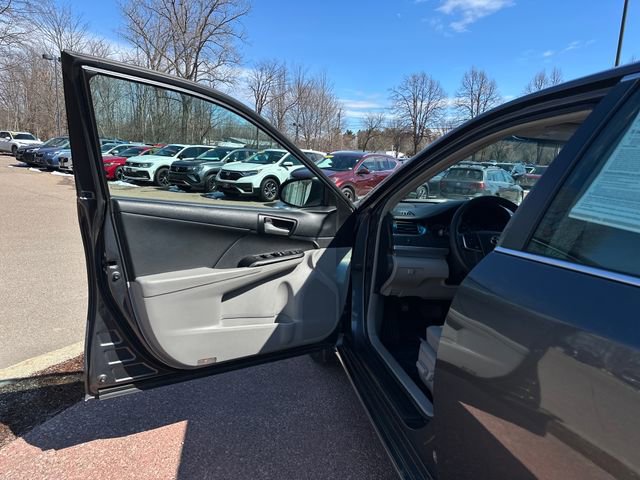 Used 2013 Toyota Camry LE image 11