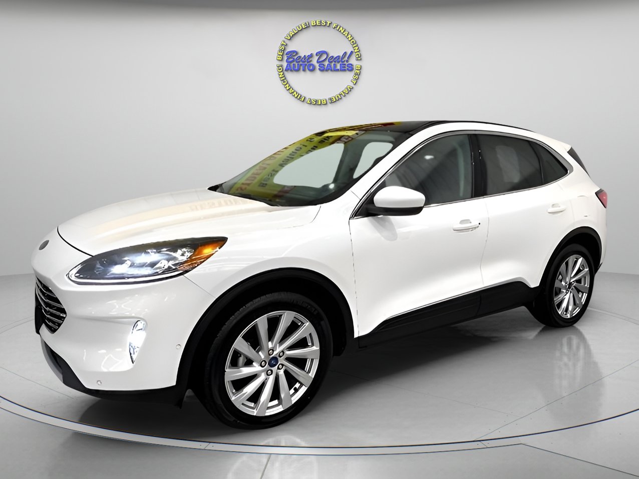 Used 2021 Ford Escape Titanium w/ Titanium Elite Package image 3