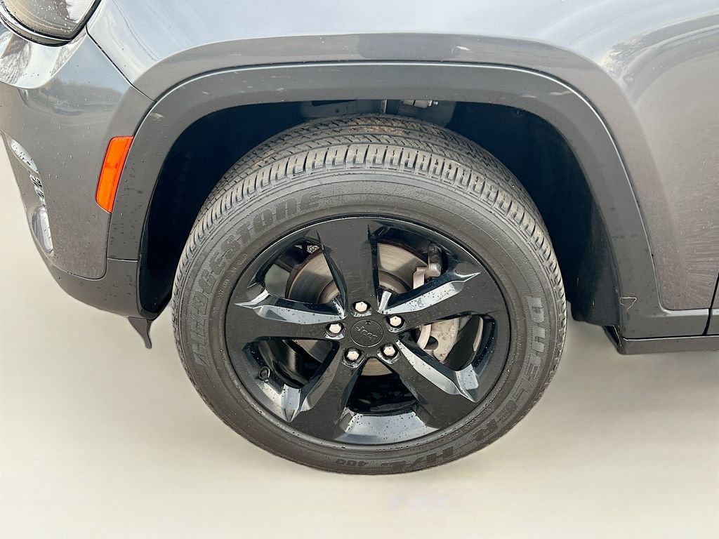 Used 2022 Jeep Grand Cherokee Altitude AWD/4WD image 32
