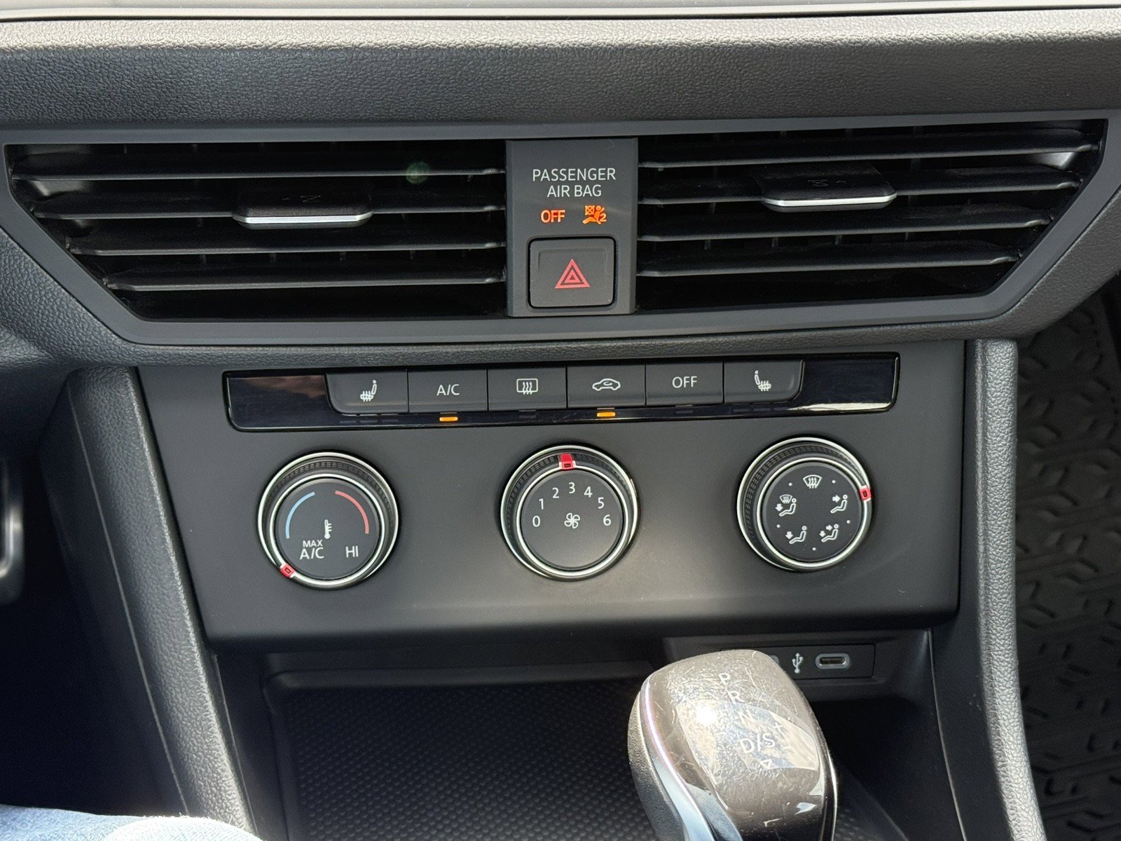 Used 2024 Volkswagen Jetta Sport FWD image 22