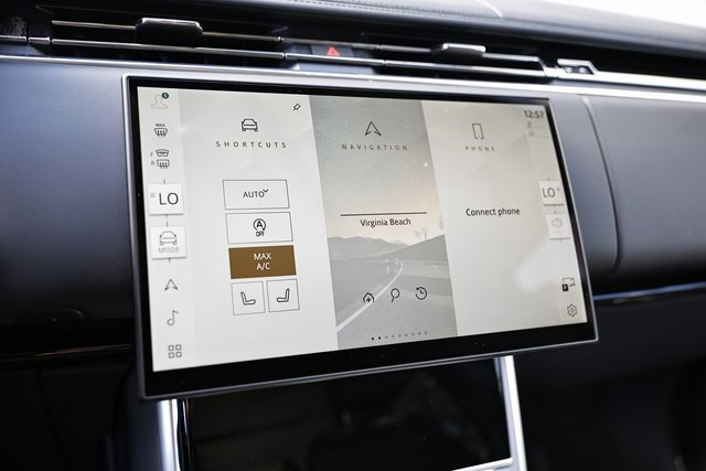 New 2025 Land Rover Range Rover Long Wheelbase SE image 44