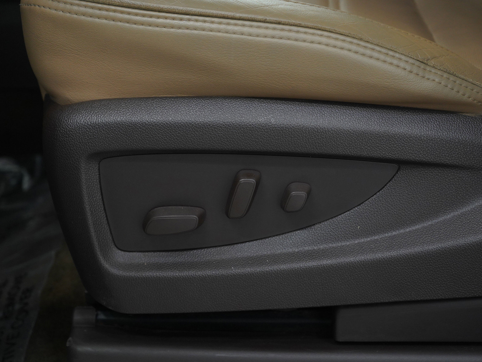 Used 2017 GMC Sierra 1500 Denali w/ Denali Ultimate Package image 27