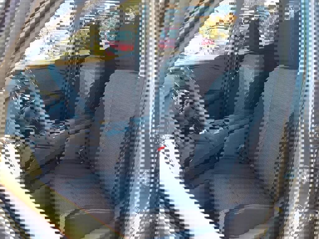 Used 2021 Nissan Rogue SV image 9