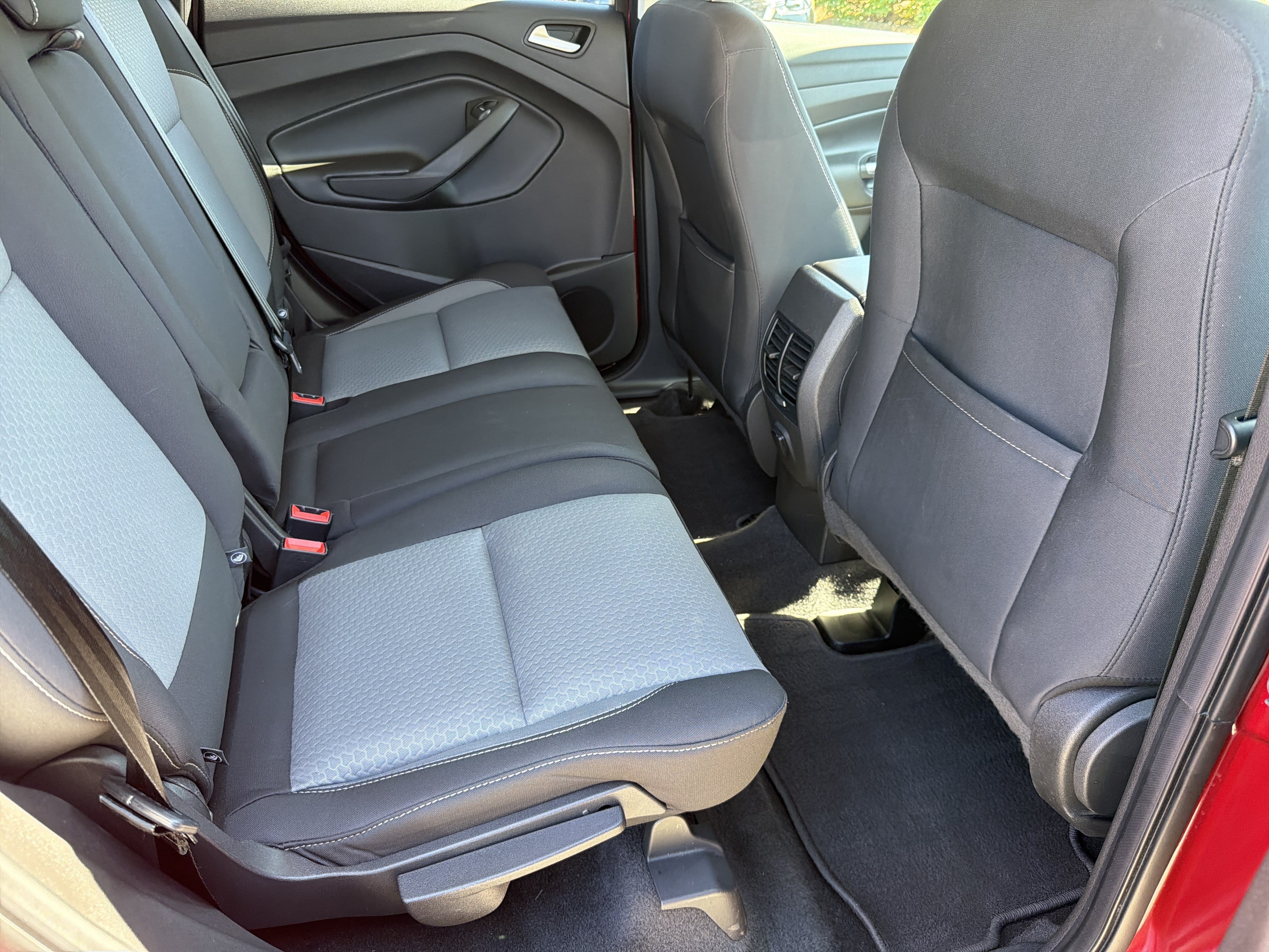 Used 2018 Ford Escape SE FWD image 26