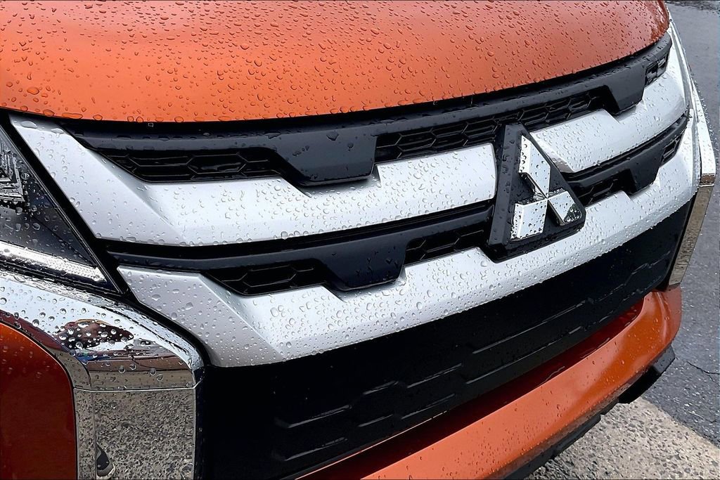 Used 2020 Mitsubishi Outlander Sport SE AWD/4WD image 29