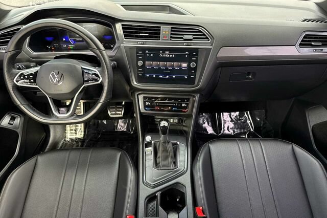 Used 2024 Volkswagen Tiguan SE R-Line FWD image 13