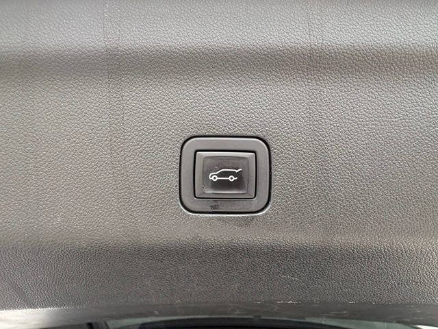 Used 2024 GMC Yukon XL Denali image 40