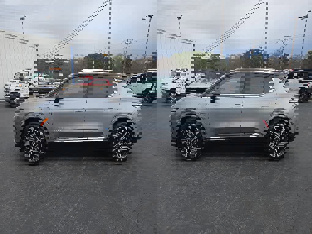 New 2026 Chevrolet Equinox EV LT image 4