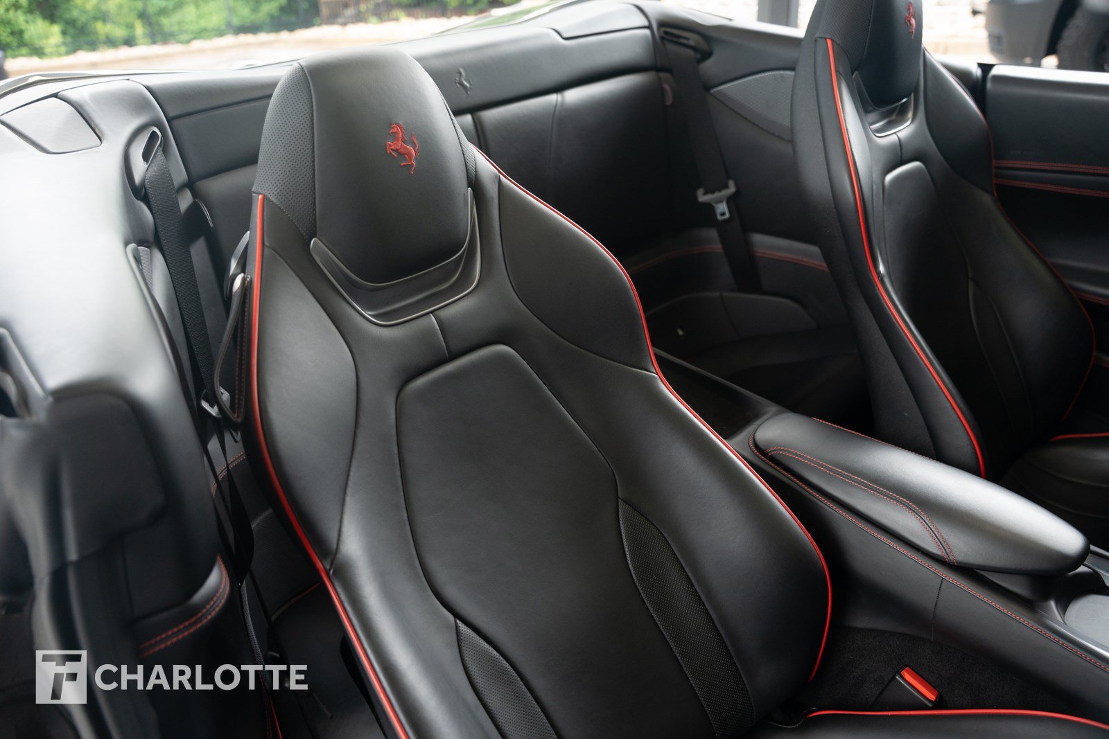Used 2020 Ferrari Portofino RWD image 34