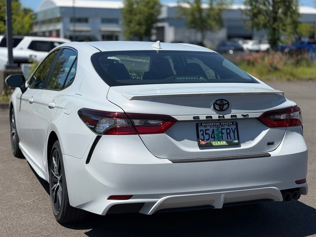 Used 2024 Toyota Camry SE FWD image 3