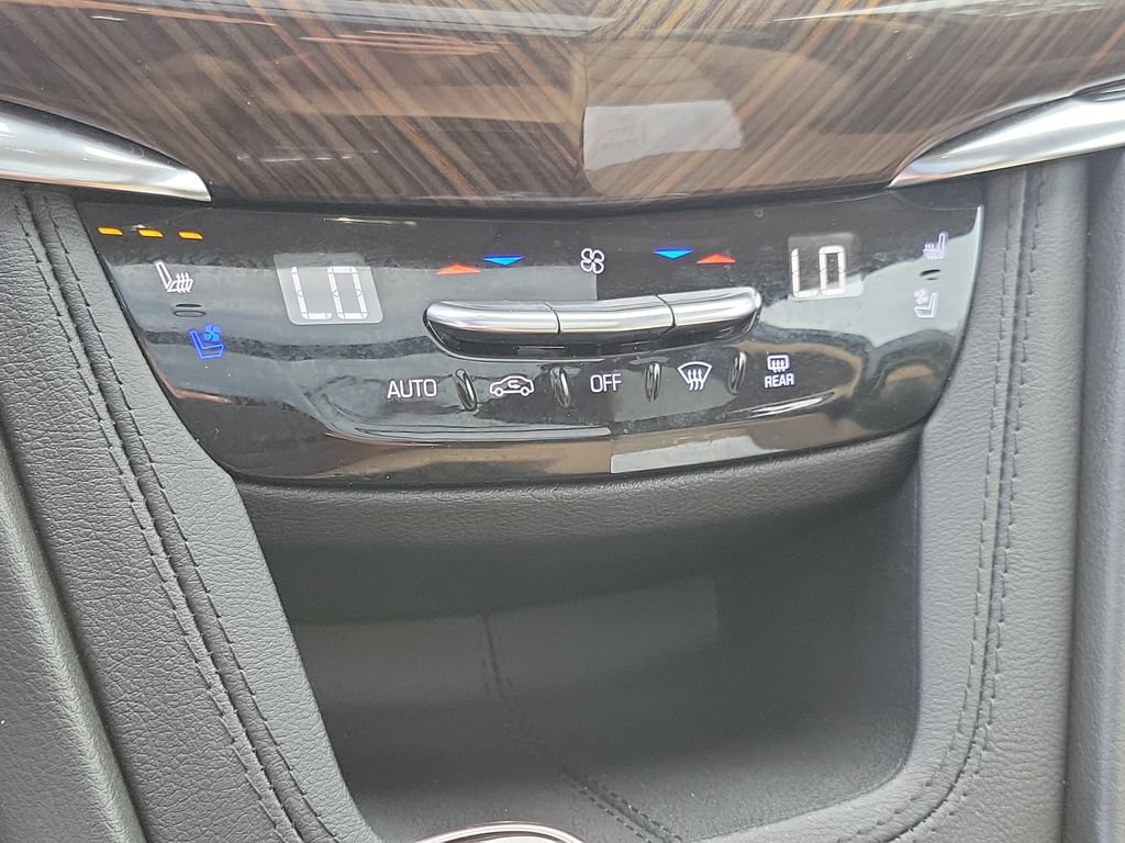 Used 2023 Cadillac XT6 Sport w/ Platinum Package AWD/4WD image 38