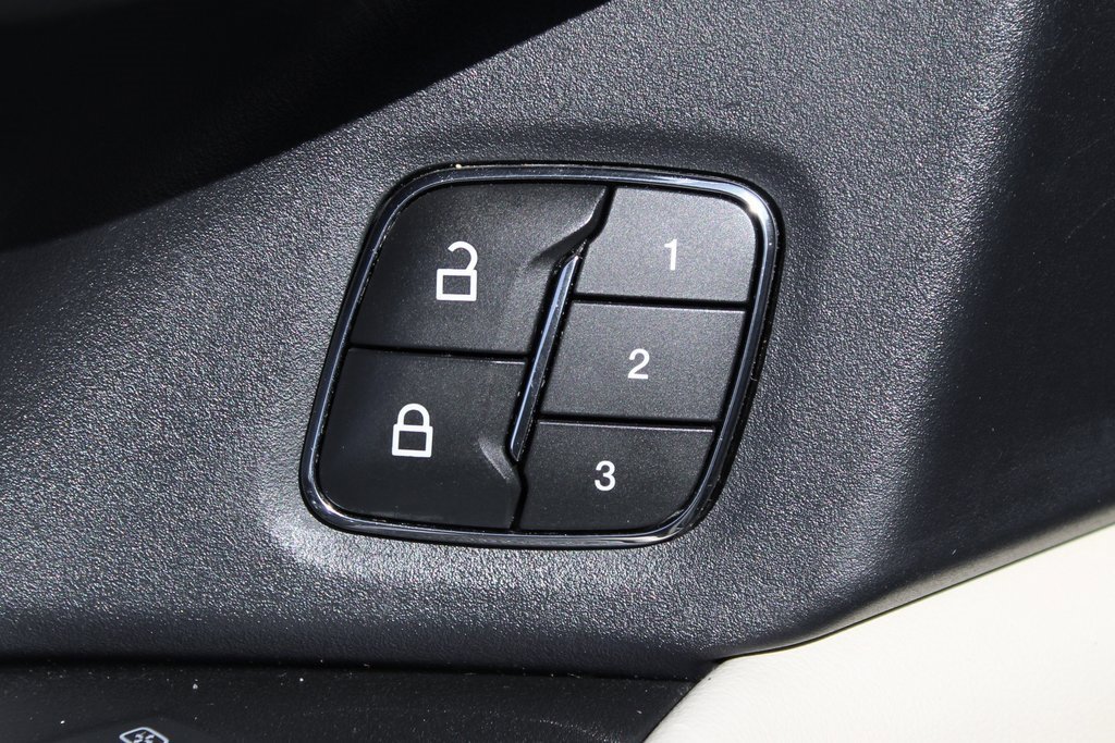 Used 2019 Ford Expedition Platinum image 16