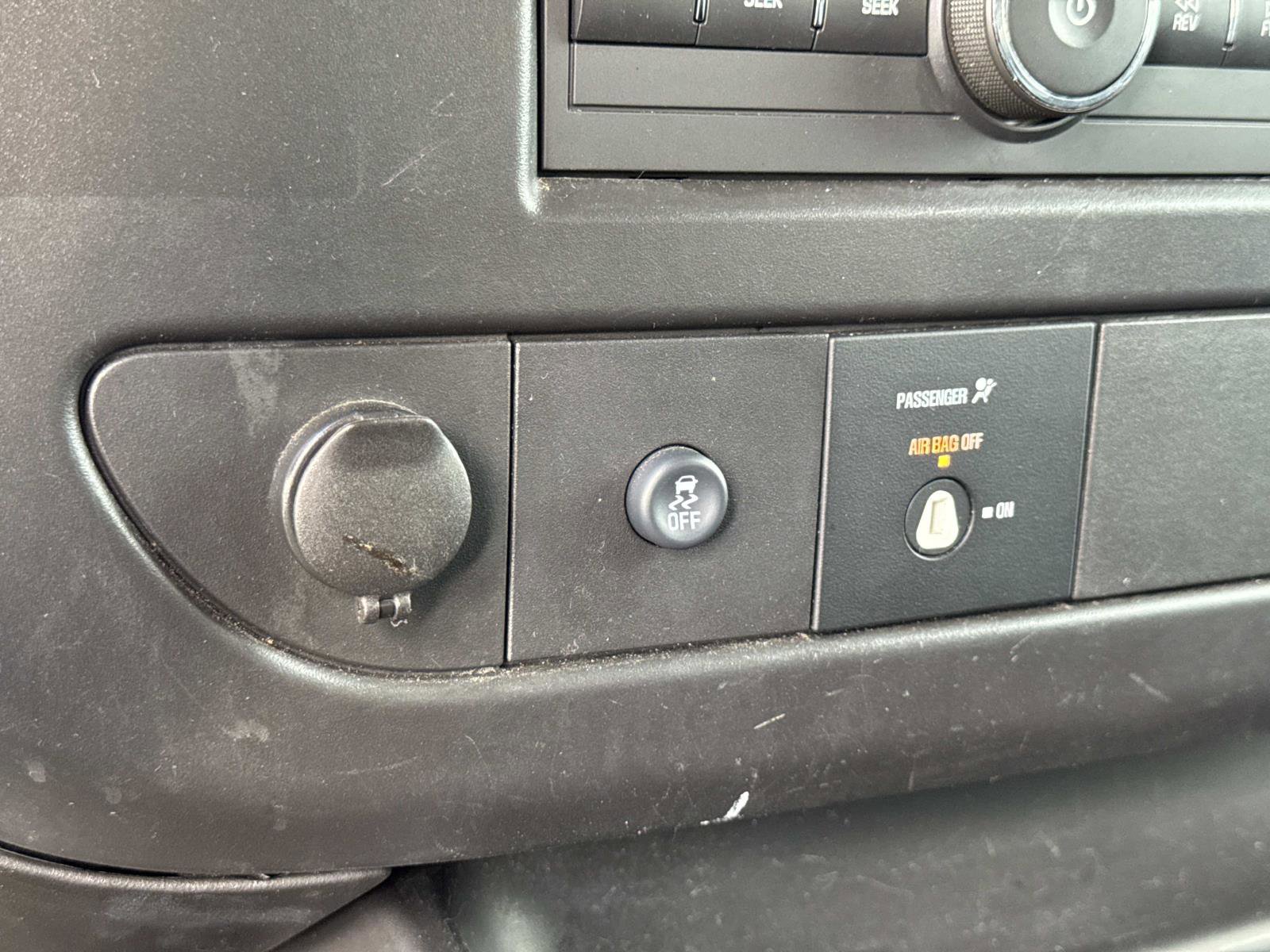 Used 2024 GMC Savana 2500 w/ Driver Convenience Package image 13