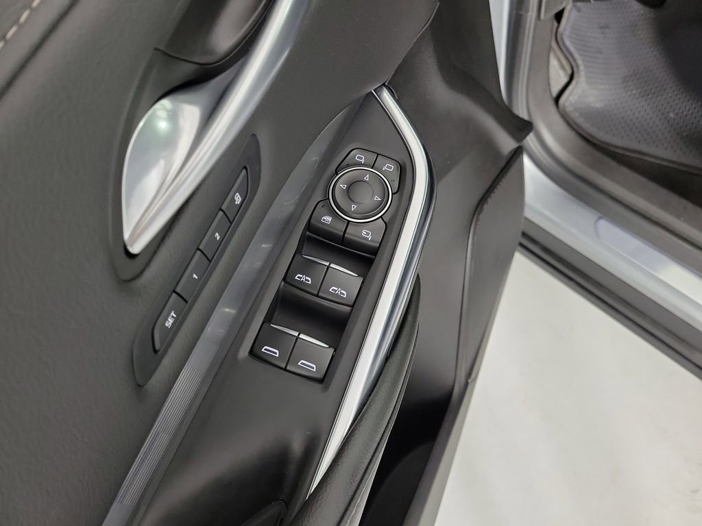 Certified 2025 Cadillac XT4 Premium Luxury image 19