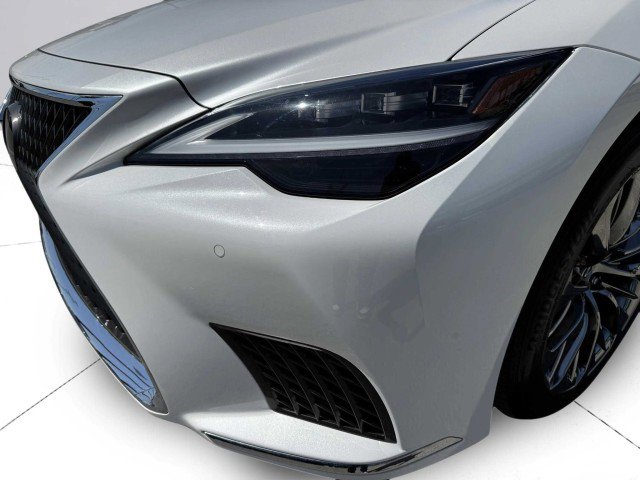 Used 2023 Lexus LS 500 w/ Accessory Package (Z2) image 12