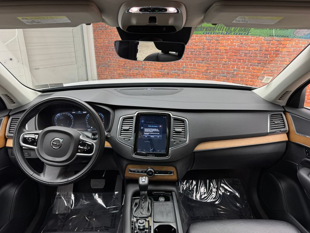 Used 2021 Volvo XC90 T6 Momentum w/ Climate Package AWD/4WD image 13