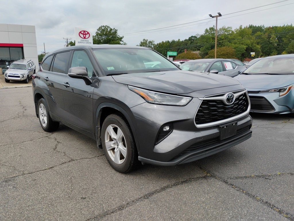 Used 2024 Toyota Highlander LE video 1
