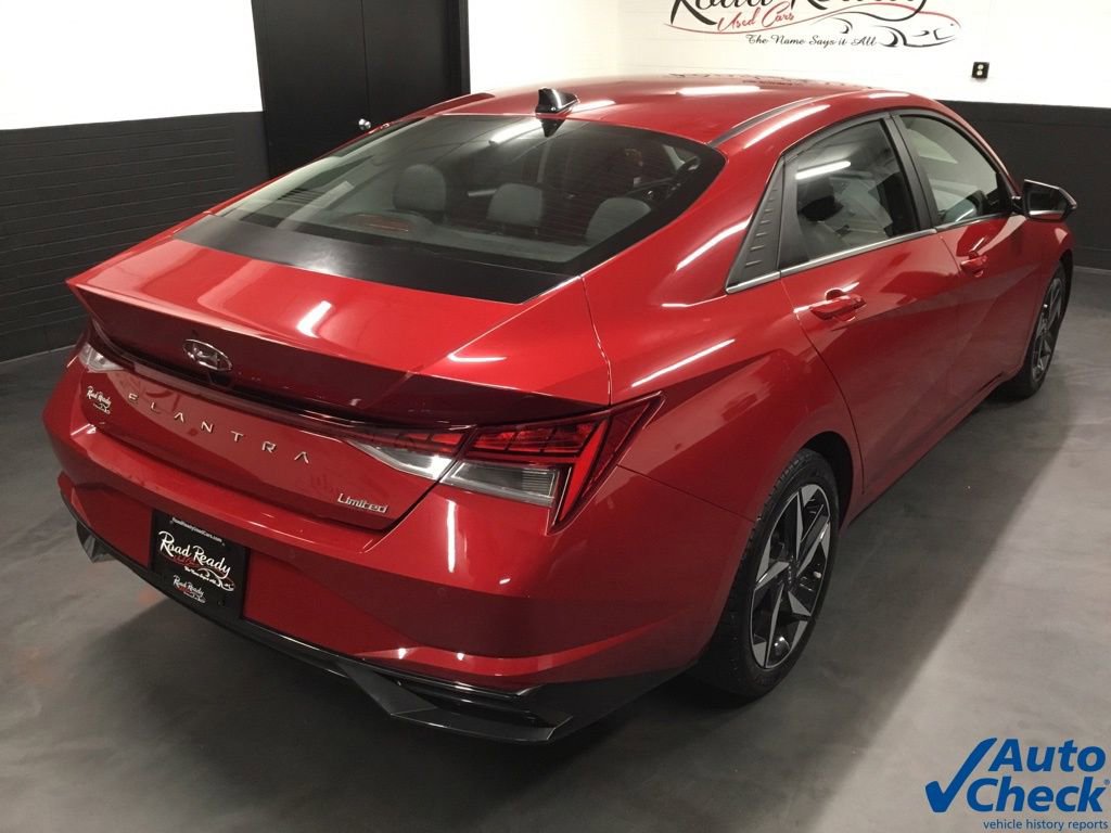Used 2023 Hyundai Elantra Limited image 11