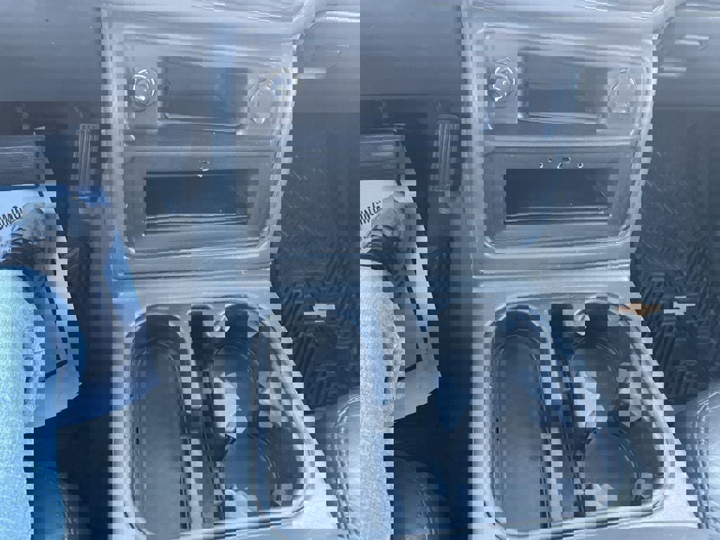 Used 2004 Chevrolet Avalanche Z71 w/ Sun And Sound Package image 15