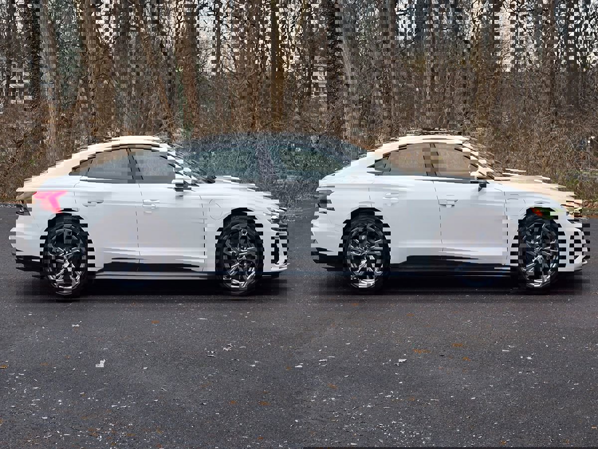 Used 2022 Audi e-tron GT Premium Plus image 7