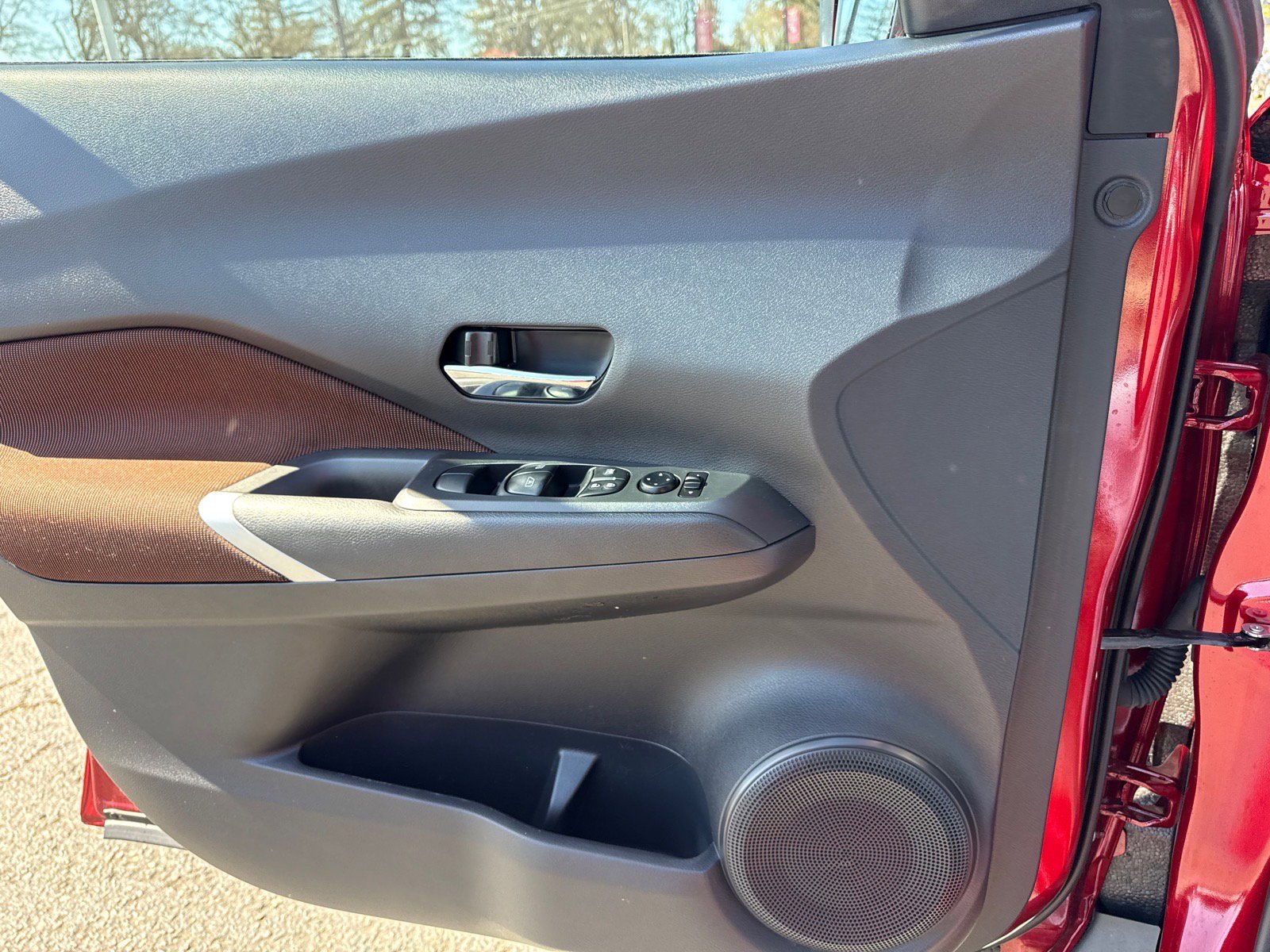 Used 2024 Nissan Kicks SR FWD image 18