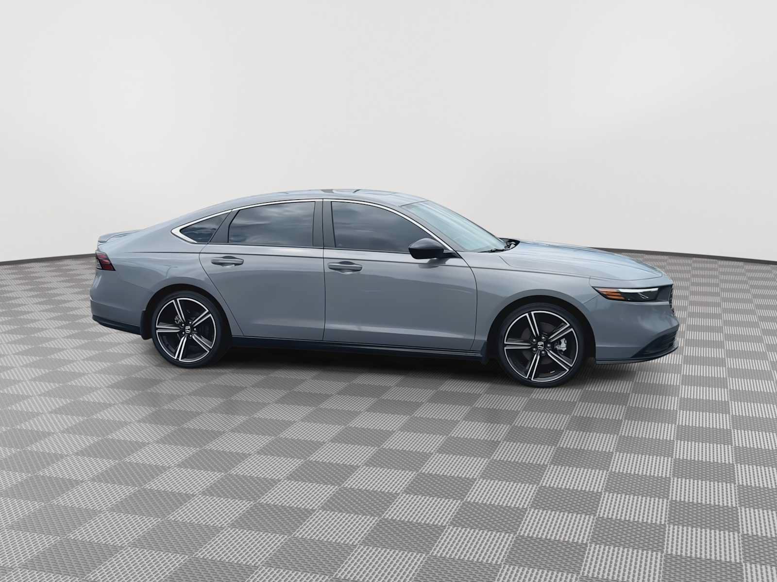 Used 2025 Honda Accord Sport image 9