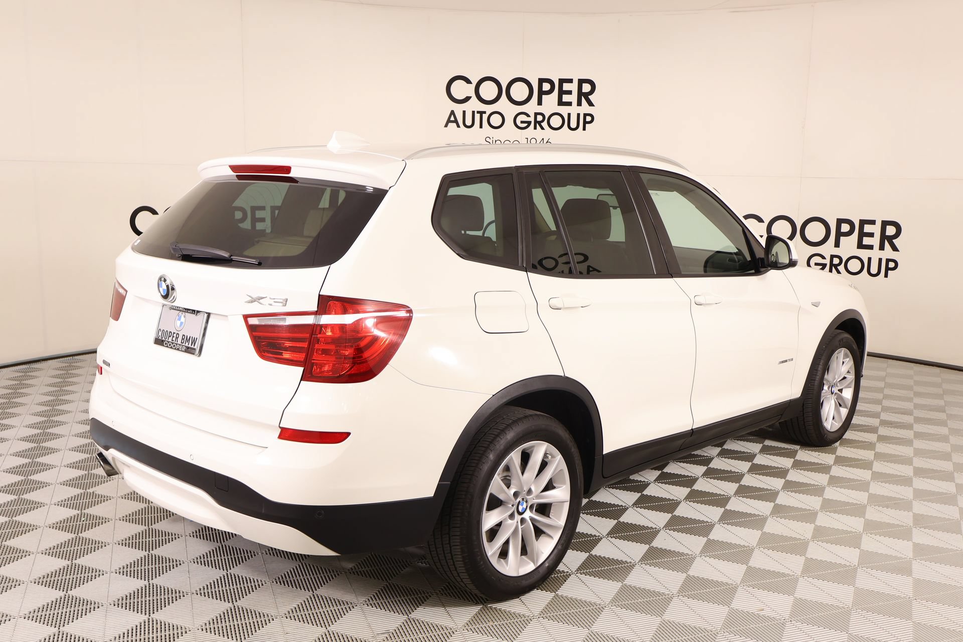 Used 2017 BMW X3 sDrive28i RWD image 20