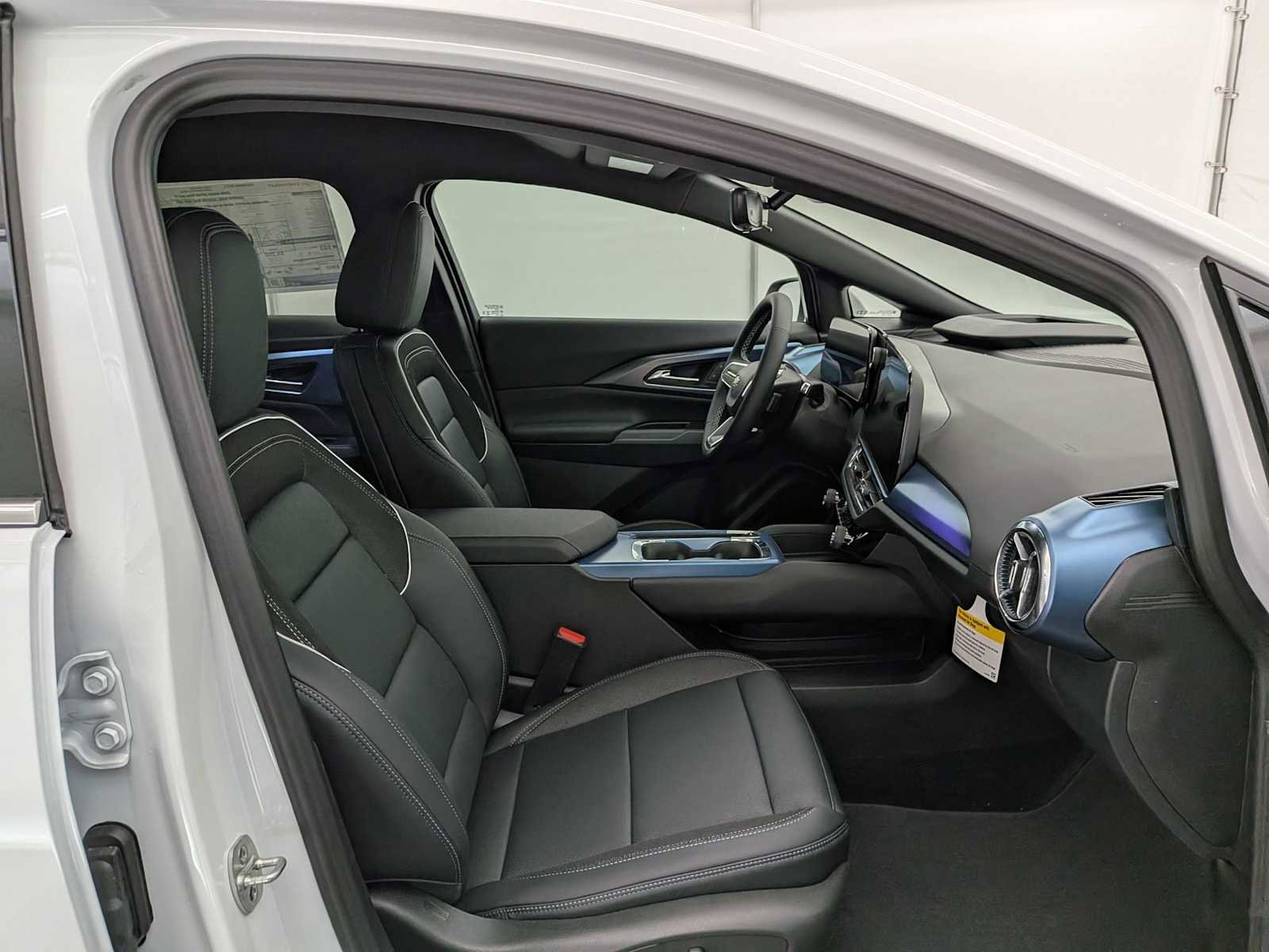 New 2026 Chevrolet Equinox EV LT image 21