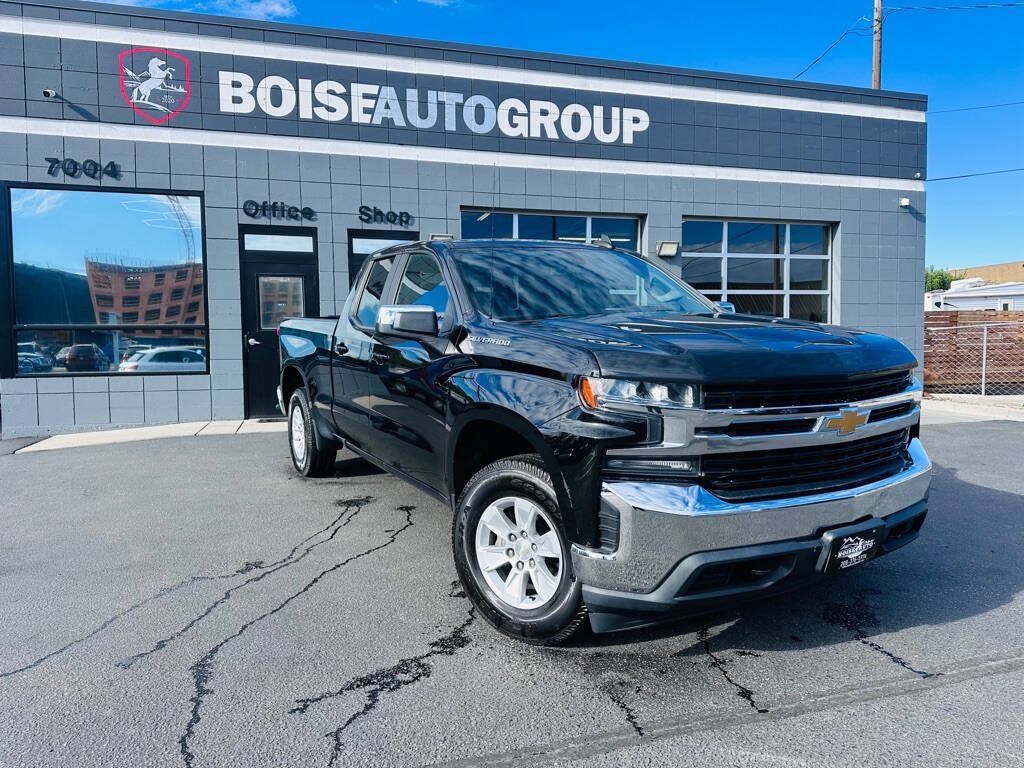 Used 2020 Chevrolet Silverado 1500 LT w/ Trailering Package AWD/4WD image 1