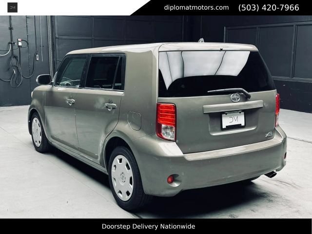 Used 2012 Scion xB FWD image 5