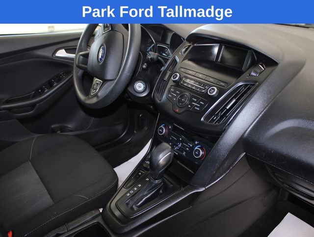 Used 2018 Ford Focus SE w/ SE Appearance Package image 23