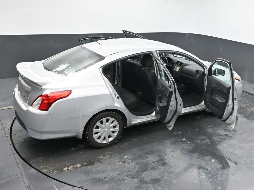 Used 2019 Nissan Versa S Plus image 59