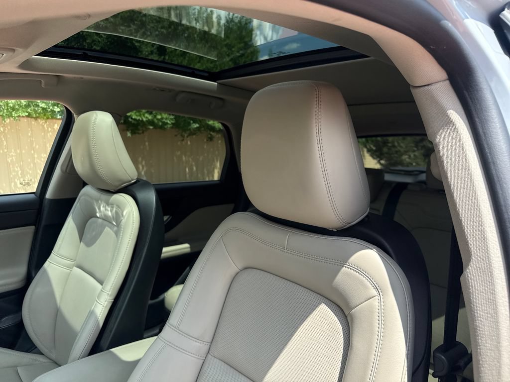 Certified 2025 Lincoln Corsair Grand Touring AWD/4WD image 13