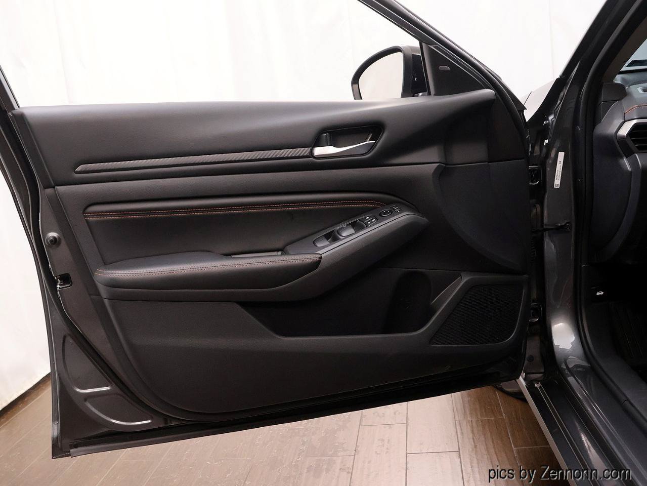 Used 2022 Nissan Altima 2.5 SR w/ Midnight Edition Package FWD image 25
