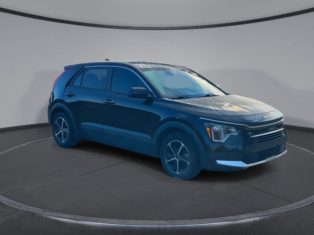Used 2024 Kia Niro LX FWD image 2