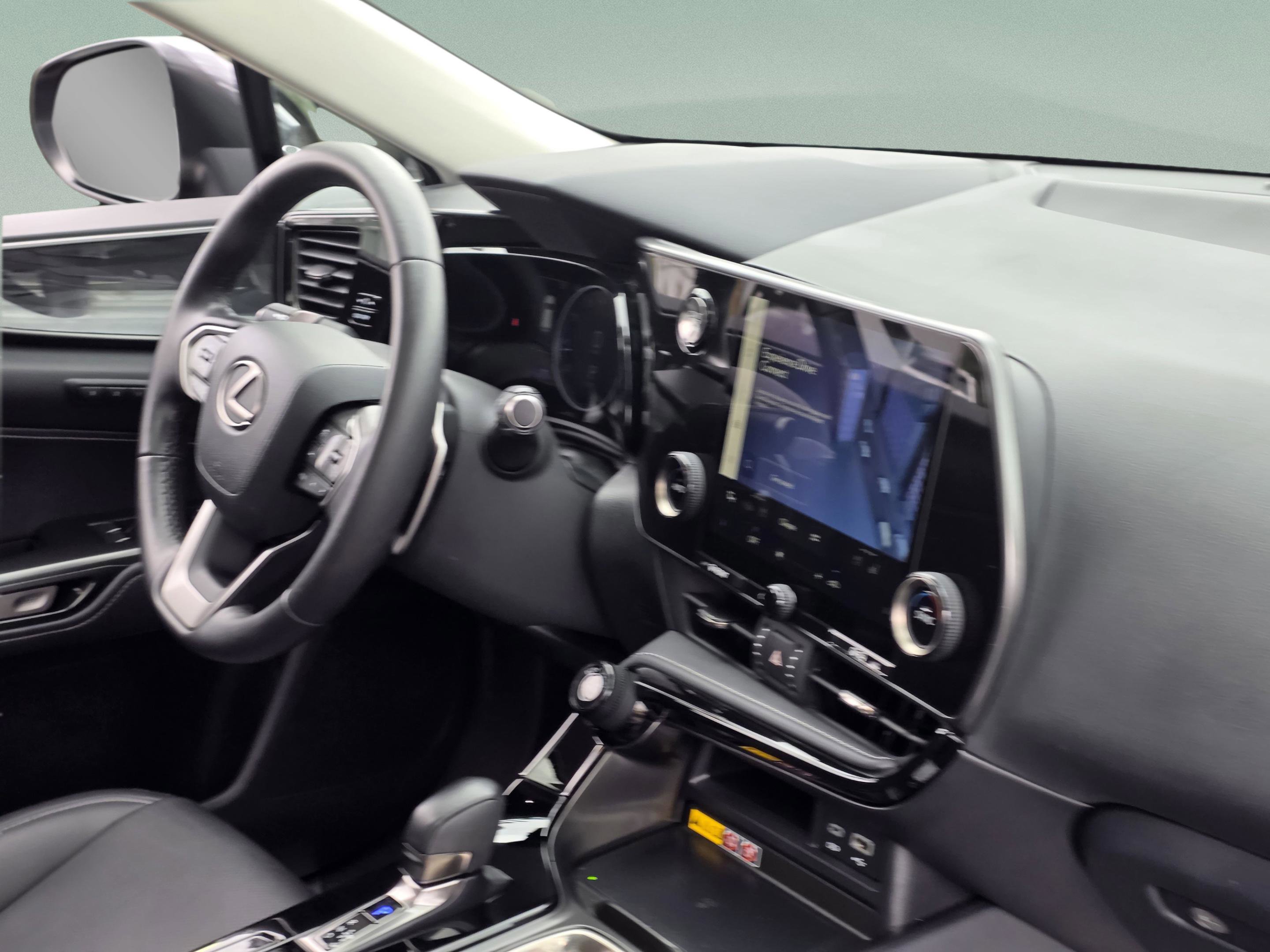 Certified 2025 Lexus NX 250 FWD w/ Towing Package (2000 Lbs) image 31