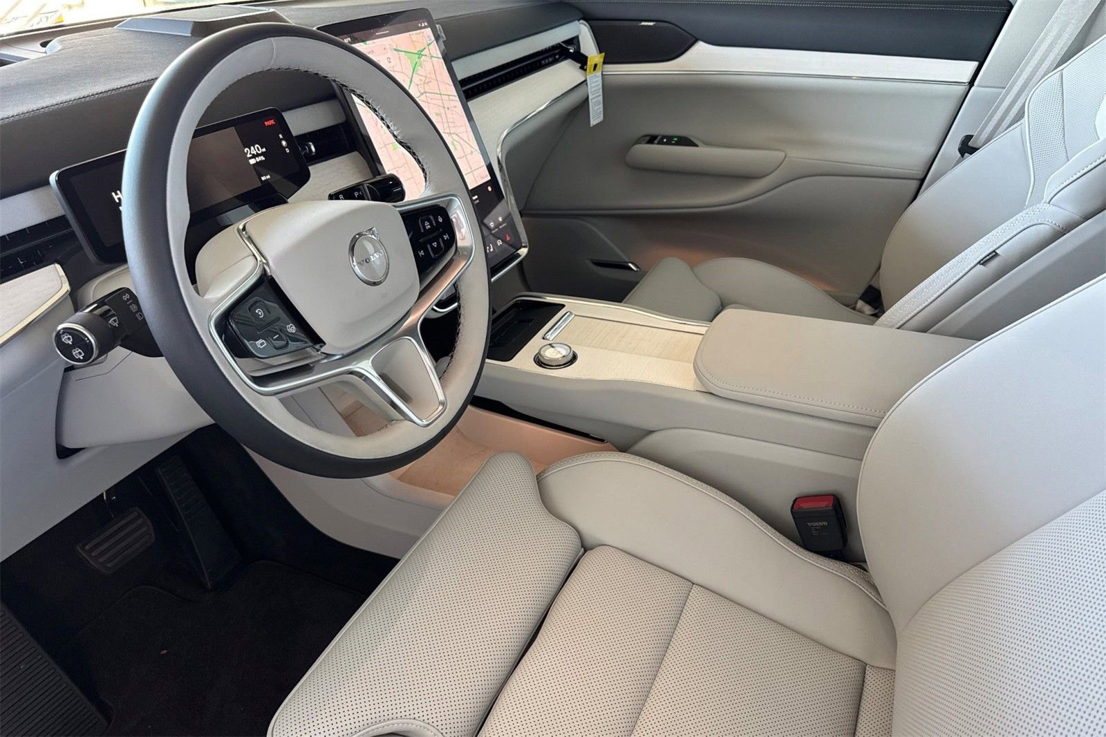 New 2025 Volvo EX90 Plus w/ Protection Package Premier image 11