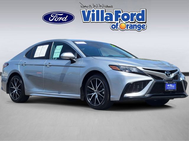 Used 2024 Toyota Camry SE FWD image 1