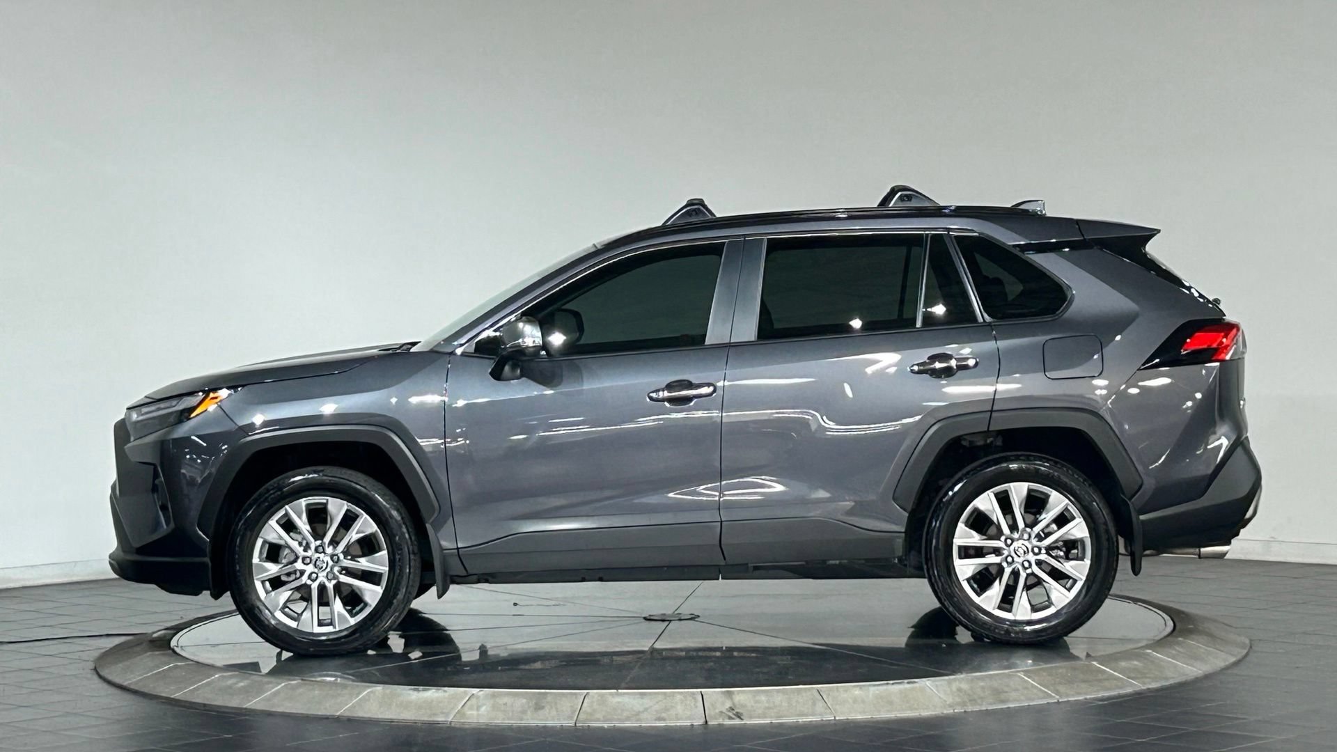 Used 2025 Toyota RAV4 Limited FWD image 6