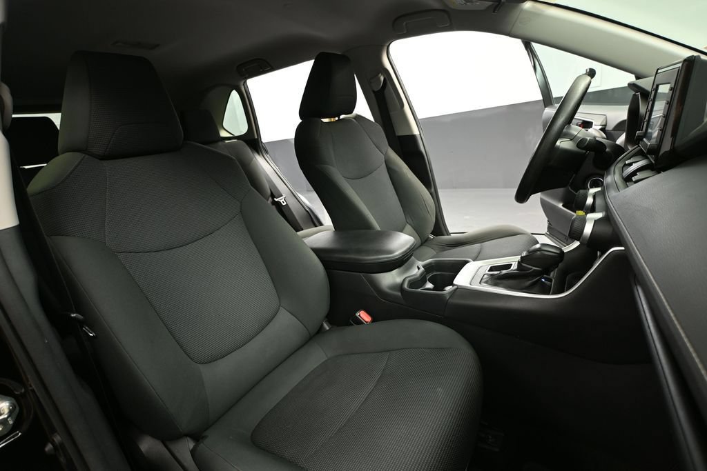 Used 2020 Toyota RAV4 LE w/ All Weather Liner Package AWD/4WD image 44
