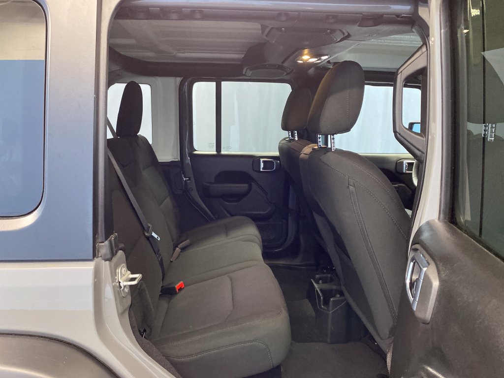 Used 2023 Jeep Wrangler Unlimited Sport AWD/4WD image 35