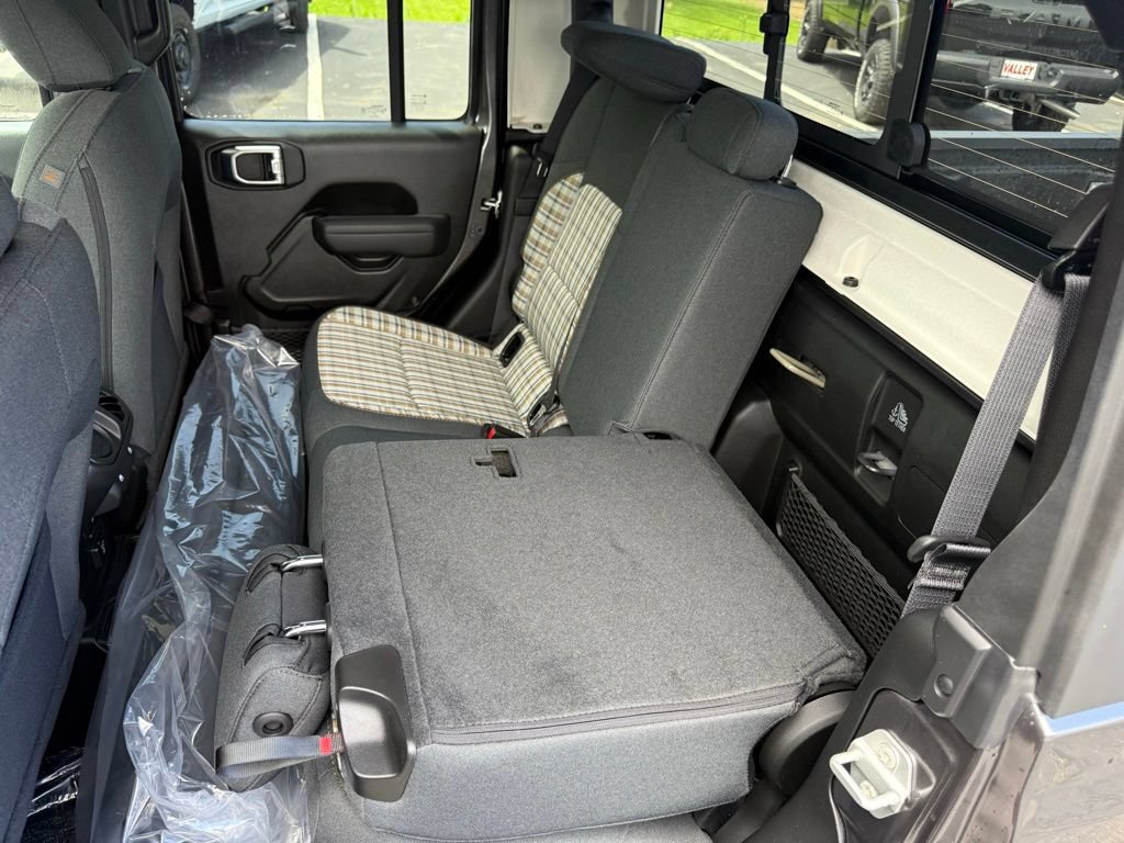 New 2026 Jeep Gladiator Sport AWD/4WD image 33