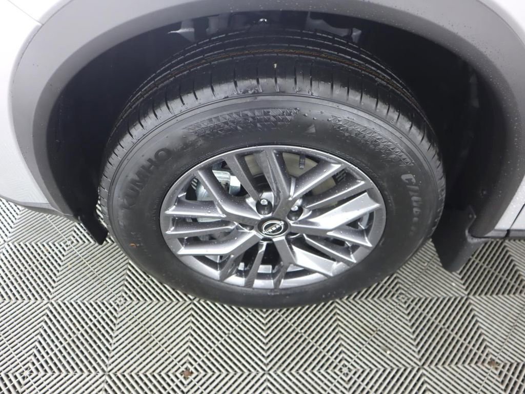 Certified 2025 Nissan Rogue S image 10