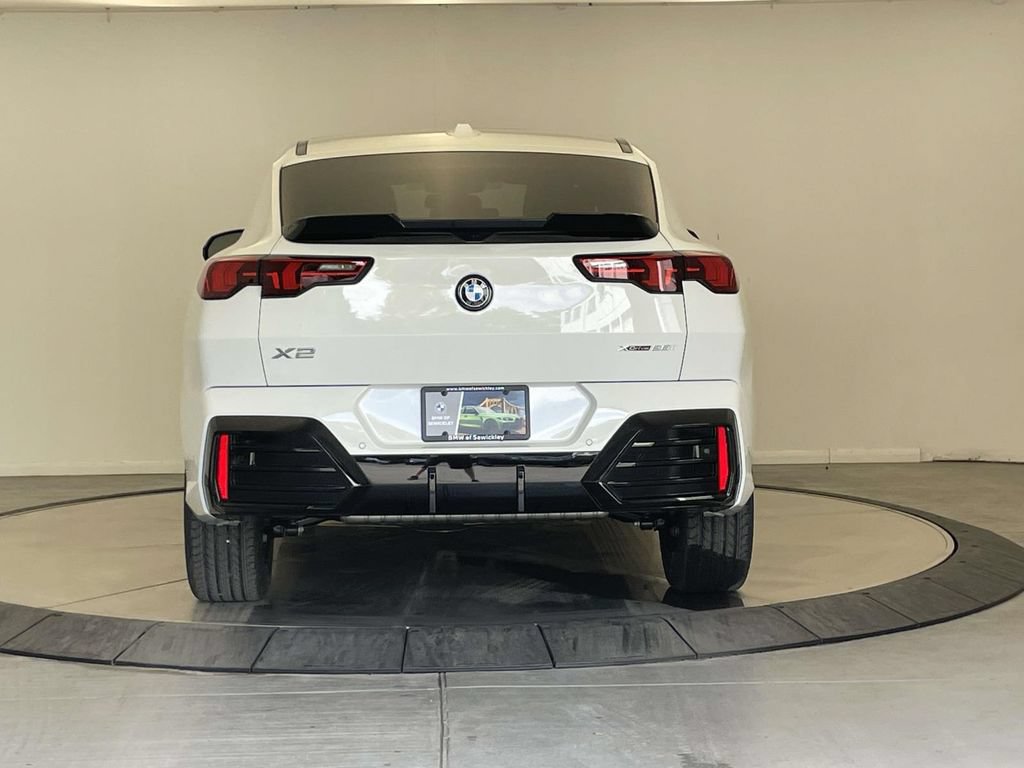 New 2026 BMW X2 xDrive28i w/ Technology Package AWD/4WD image 4