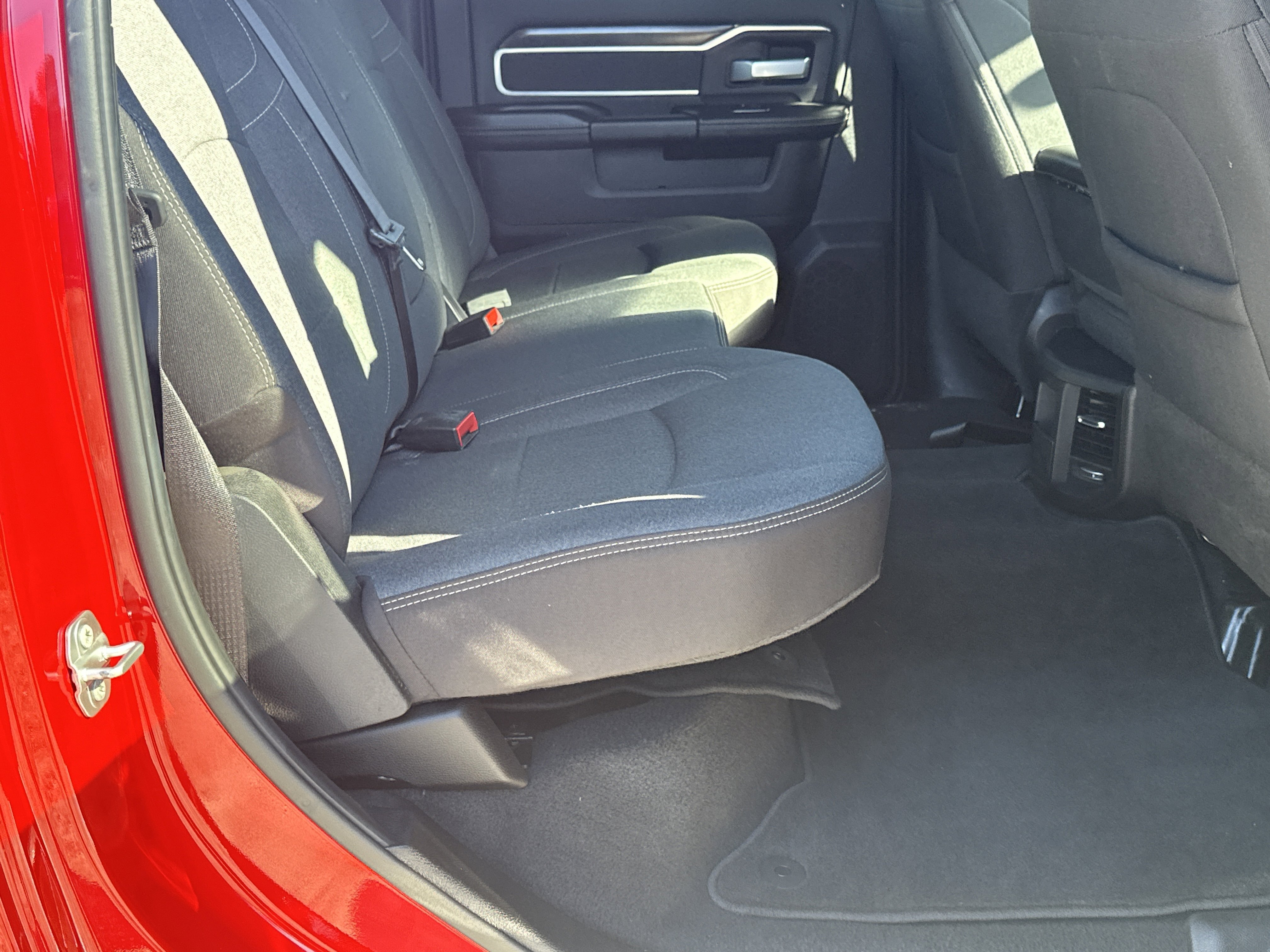 Used 2024 RAM 2500 Big Horn w/ Sport Appearance Package image 13