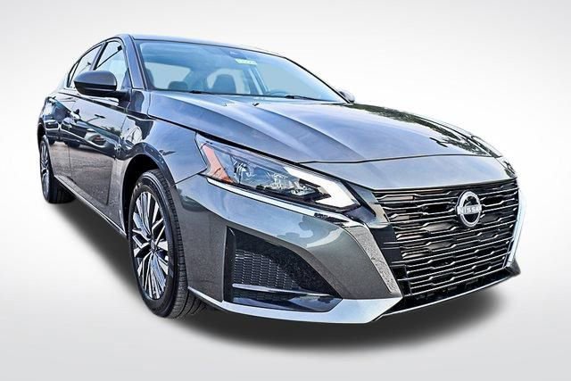 Used 2025 Nissan Altima 2.5 SV image 5