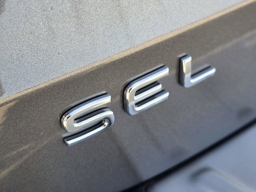 New 2026 Volkswagen Taos SEL image 7