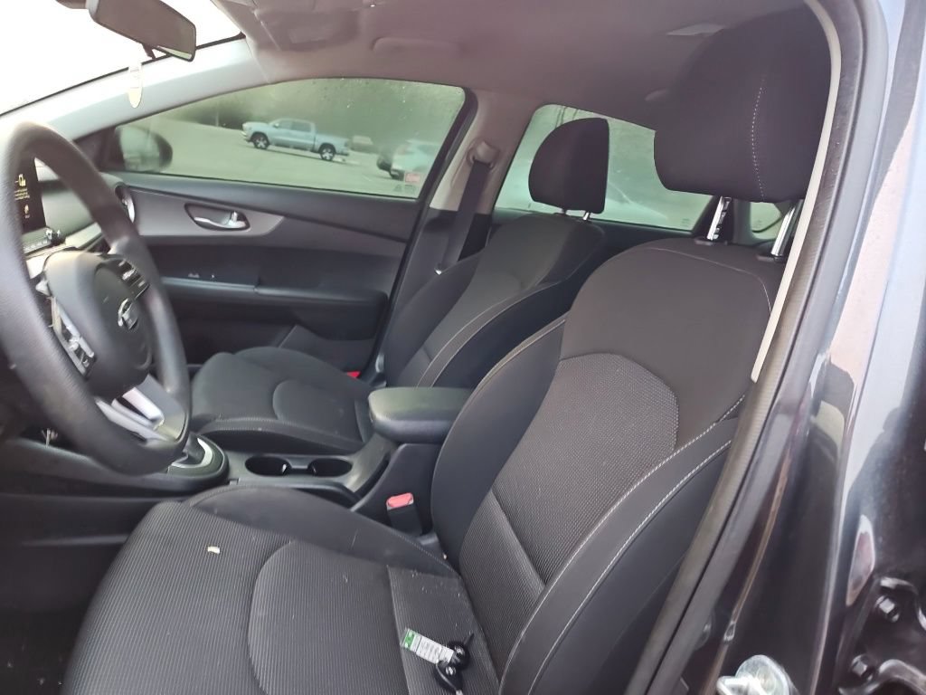 Used 2020 Kia Forte LXS FWD image 6
