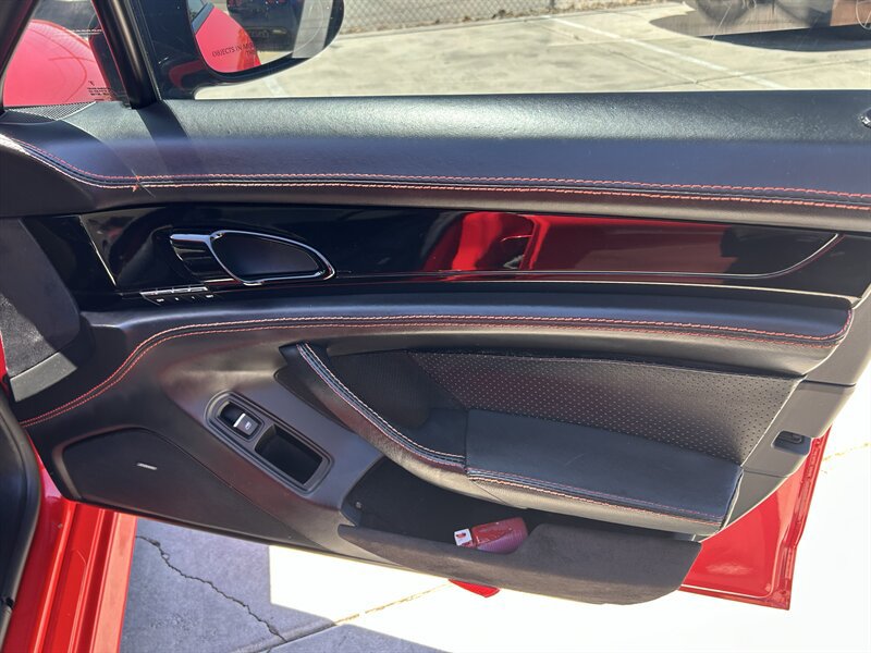 Used 2010 Porsche Panamera S RWD image 36